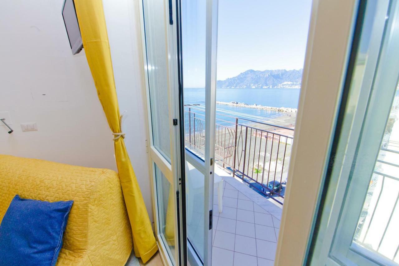 On The Beach Sea-View&Kitchen In Room Salerno Esterno foto